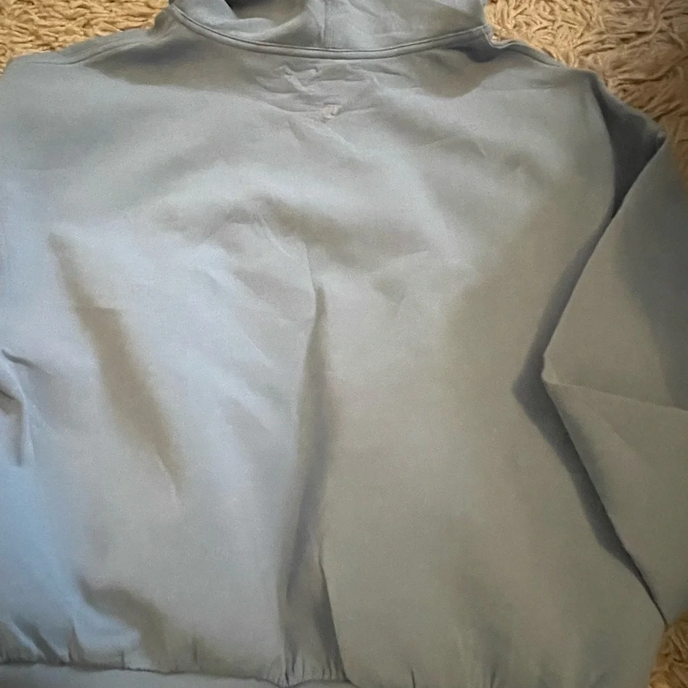 lululemon Full Flourish Pullover as 8 blue willow luxtreme funnel neck$128